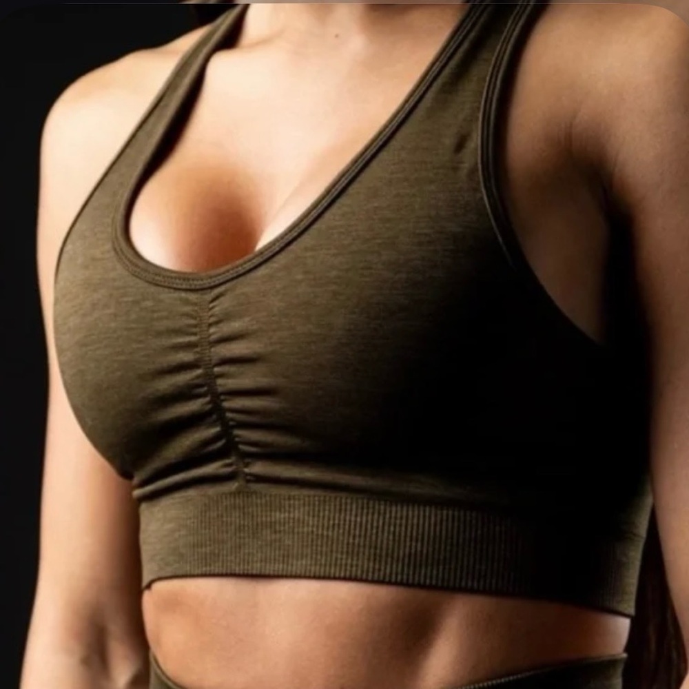 Alphalete Amplify Bra Canteen